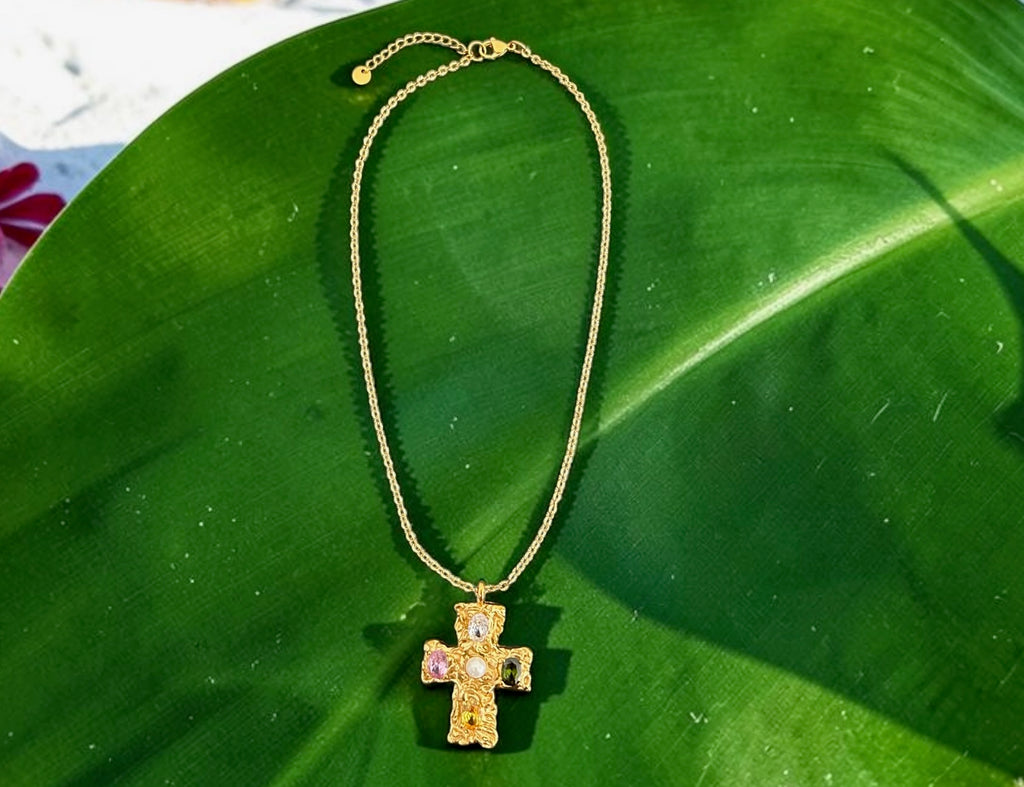 Collier chaîne fine et croix ✨