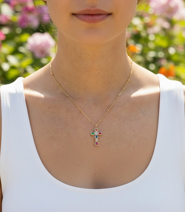 Collier chaîne fine et croix ✨